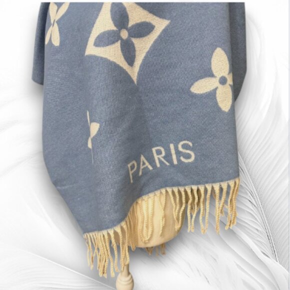 Light Blue & White Reversible Floral Pattern Fringe Shawl / Scarf - Picture 2 of 6